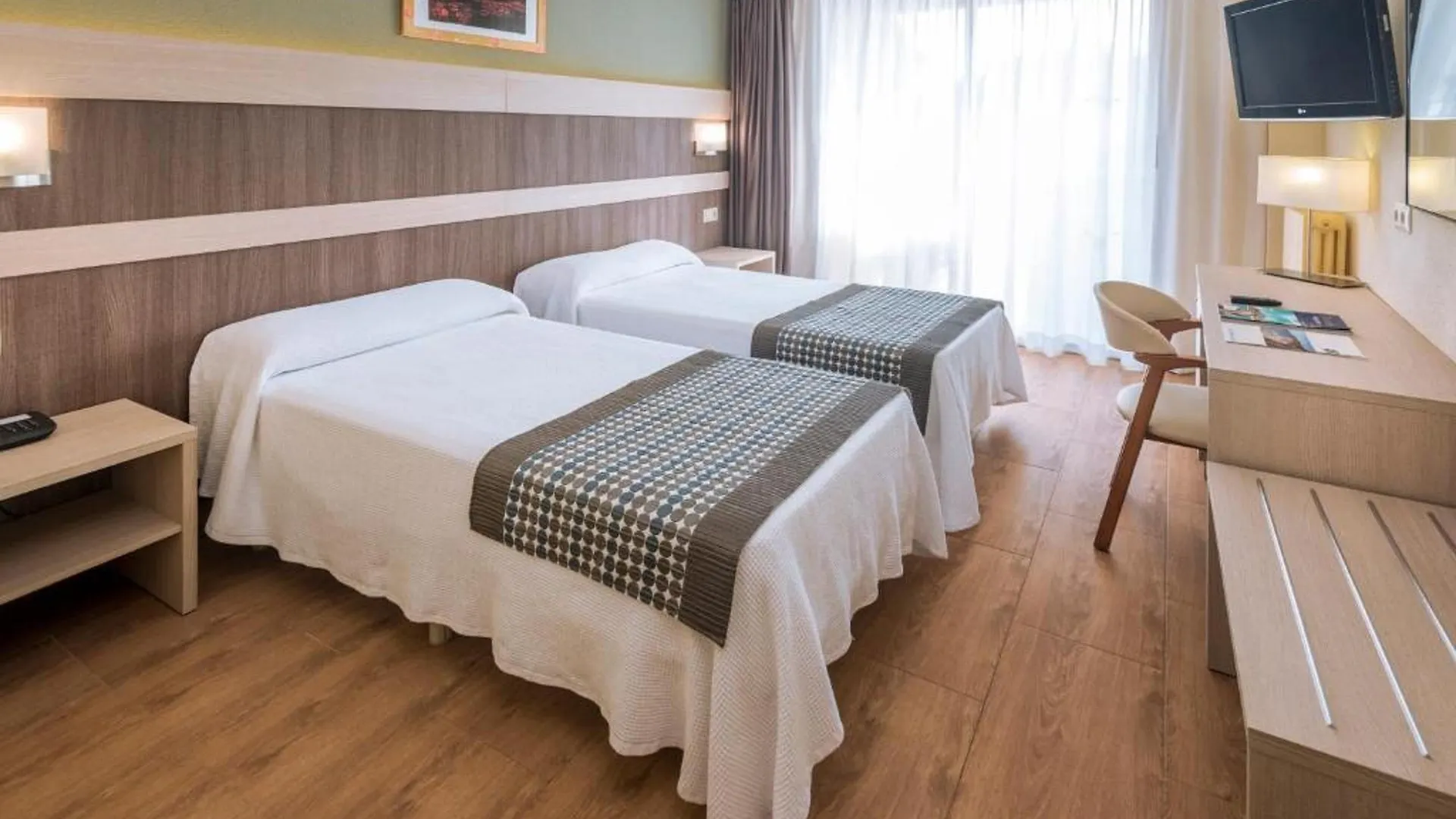 Hotel 4R Playa Park Salou 3*,
